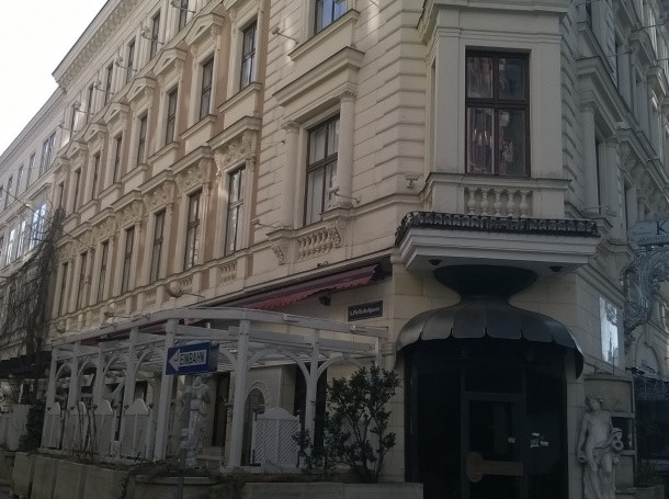 Иво Прокопиев притежава хотел в центъра на Виена, но крие (Снимки)
