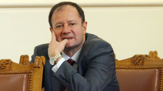 Лъсна кукловодът на Михаил Миков