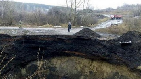 Кратери отново зейнаха в Сибир! (Местните в ужас)