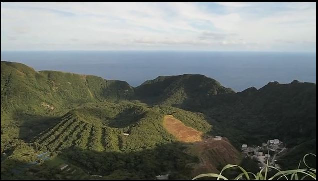 Аогашима: Село във вулкан хит в нета (Снимки и видео)