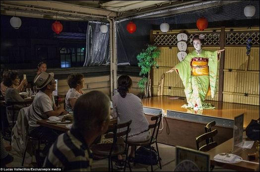 В тайния свят на гейшите! Фотограф разби митовете