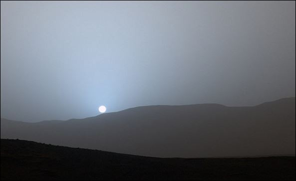 Уникално! Синьо слънце на Марс