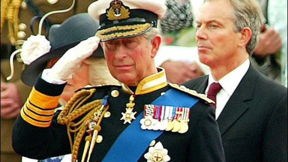 Тайните писма на принц Чарлз лъснаха: Ще му костват ли короната?