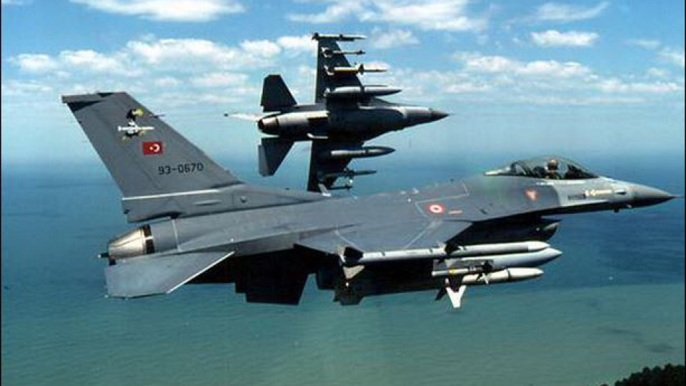 Турция свали сирийски военен самолет? (Властите в Сирия отричат)