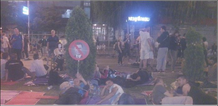 Протестите в Македония не стихват: Правителството да си ходи, не ние!