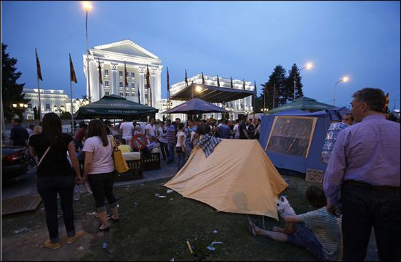 Протестите в Македония не стихват: Правителството да си ходи, не ние!