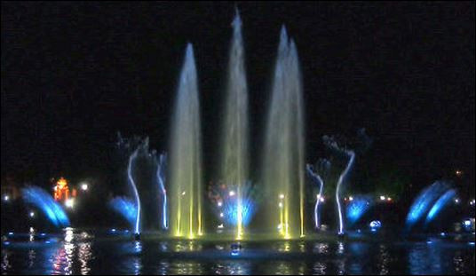 Бойко Борисов отсвири фонтаните в Пловдив заради папата