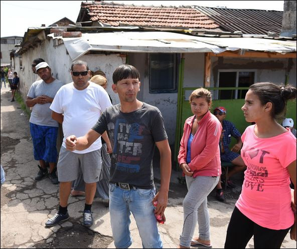 След драмата в „Орландовци“: Дилъри или агитки са виновни за екшъна?