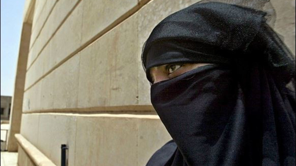 Ум Саяф от Ислямска държава разкри кой крепи халифата