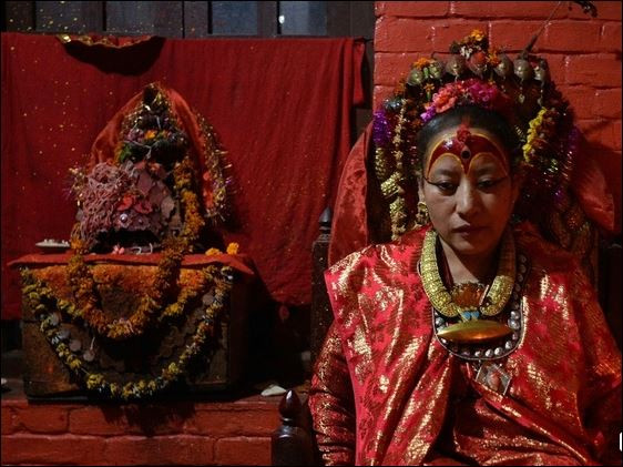 Жива богиня в Непал: Кумари на Патан разкри историята на живота си