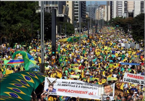 Бразилия свали Дилма Русеф (1 милион гонят президентката на страната)