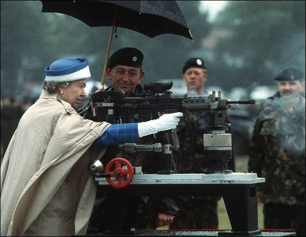 Кралица Елизабет II — 5 неща, които не знаете за нея