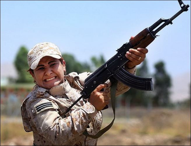 Кошмарът на Ислямска държава: Дамските отряди на кюрдите