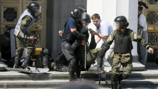 Размириците в Украйна взеха нови жертви (Снимки)