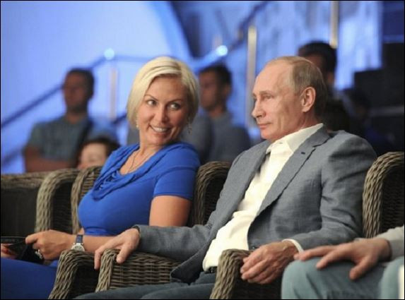 Владимир Путин замени Алина Кабаева с шампионка по борба?