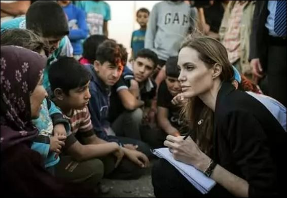 Анджелина Джоли: Сирийците бягат от ада!