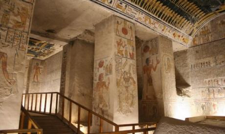 В гробницата на Тутанкамон: Откриха останките на Нефертити?