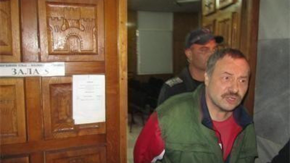 Петко Савов нападна деца в съдебната зала