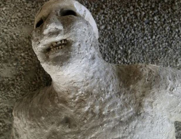 Мумия от Помпей оживя след 1900 години