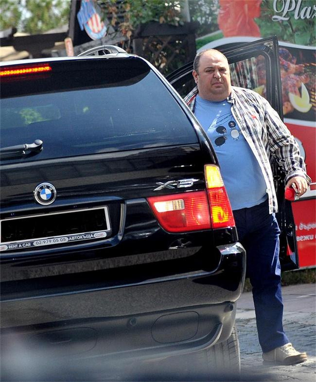 Любо Нейков лъсна в горещ скандал