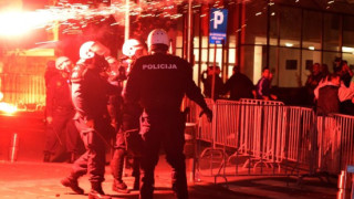 Черна гора в пожара на протестите: Хиляди на улиците, има и ранени
