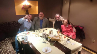 Обрат: Виж на кого се залепи Моника Валериева!