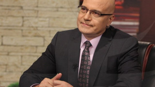Слави Трифонов изпадна в Сатурнова дупка