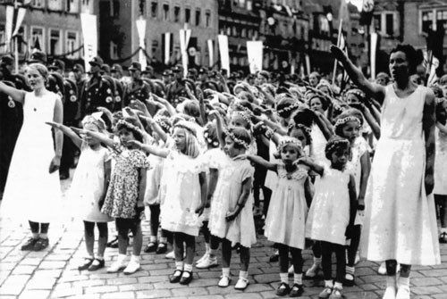 Проект Лебенсборн: Краят на тайната свръх раса на Хитлер