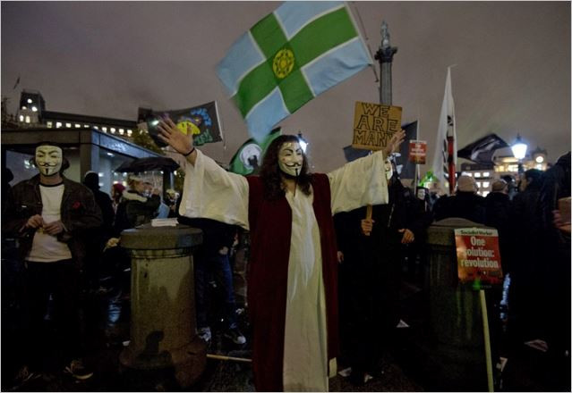 "Anonymous" предизвикаха хаос в Лондон (Развяха по улиците български знамена)