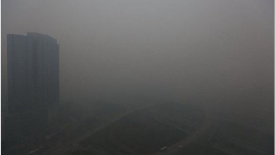 Китай не може да се бори със смога (Болниците пълни, маски няма)