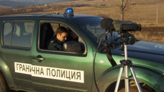 Засилват охраната на границата заради атентатите в Париж