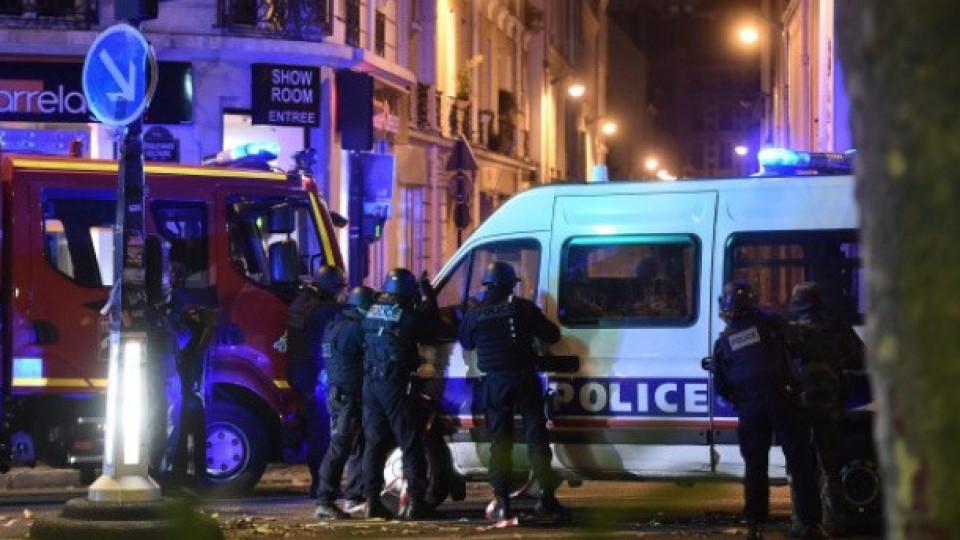 Един от терористите в Париж - сириец, минал през Гърция