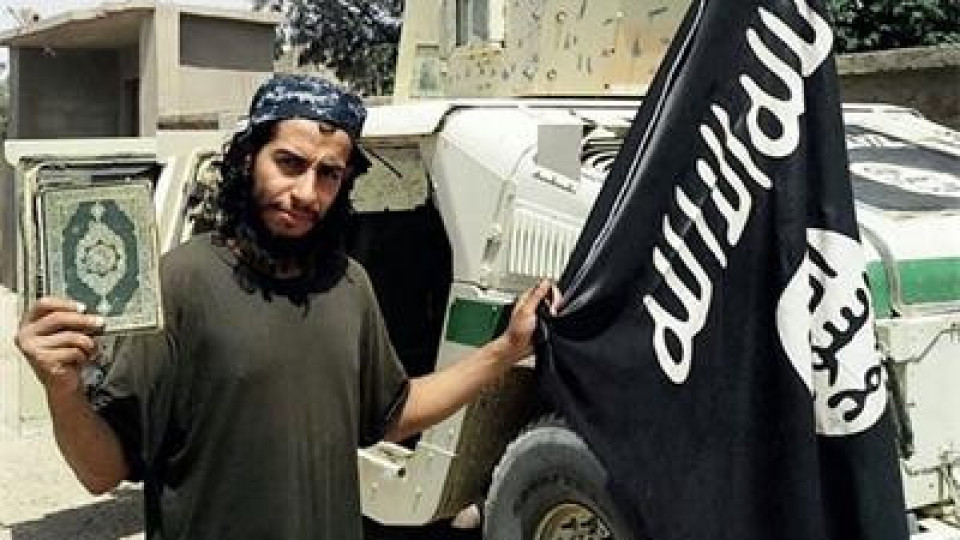 Асна Аитбулахен е терористката-камикадзе от Париж (Снимка)