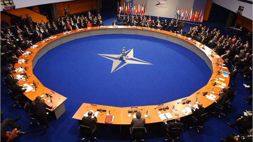 Международни анализатори: НАТО се разпада!