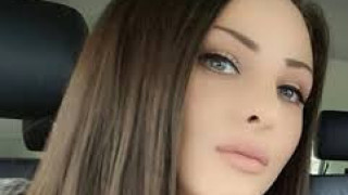 Глория на нокти: Виж какви ги върши Симона Загорова!