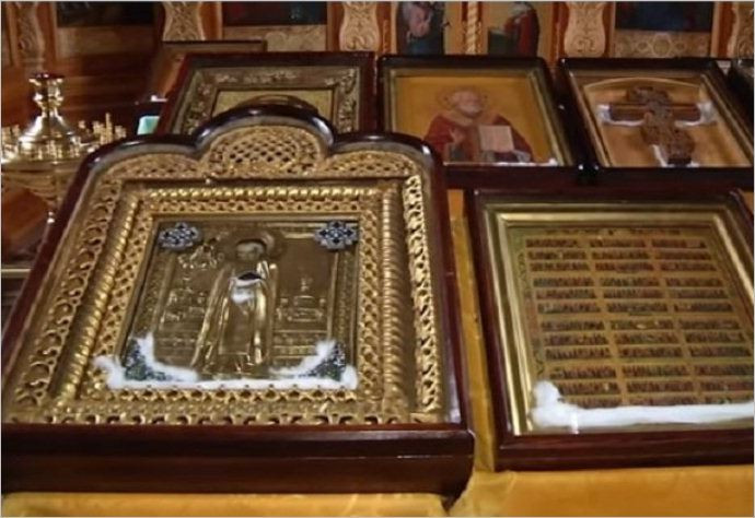 Плачът на светците: Защо 59 икони леят сълзи в руски манастир?