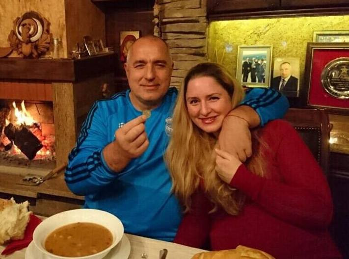 Бойко Борисов сияе: Венета ражда внучето му в София!
