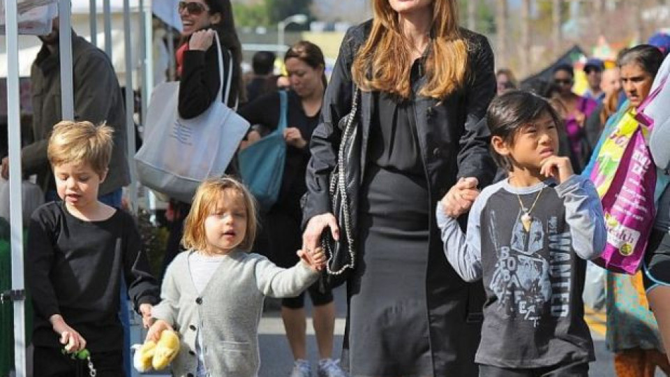 Анджелина Джоли подлуди децата си