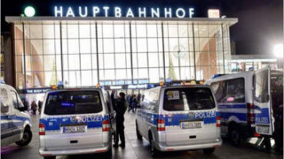 Банди преследват мигранти в Кьолн след нападенията