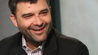 Тодор Славков още е на легло, зле е след катастрофата!