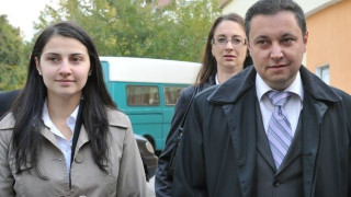 Половинката на Яне Янев двойкаджийка