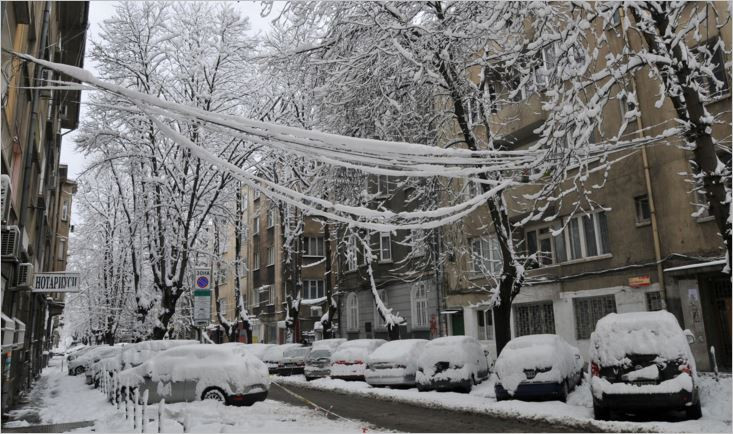 България в снежен капан: Кои са критичните райони след бедствието