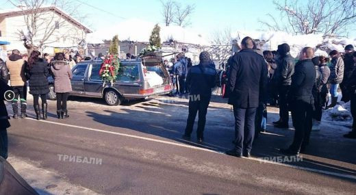 Тодор от Враца беше погребан в затворен ковчег (Снимки)