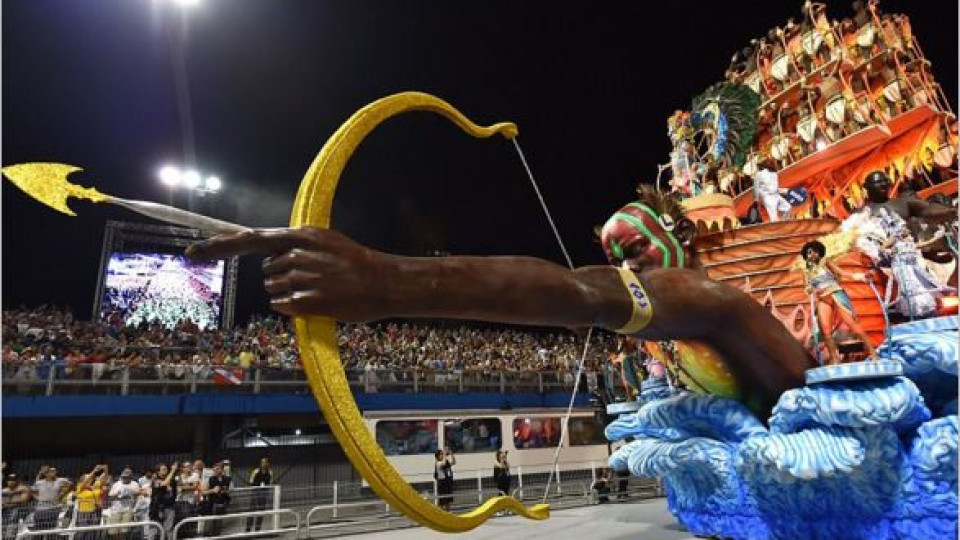 Напук на „Зика“: Карнавала в Бразилия по-пищен от всякога