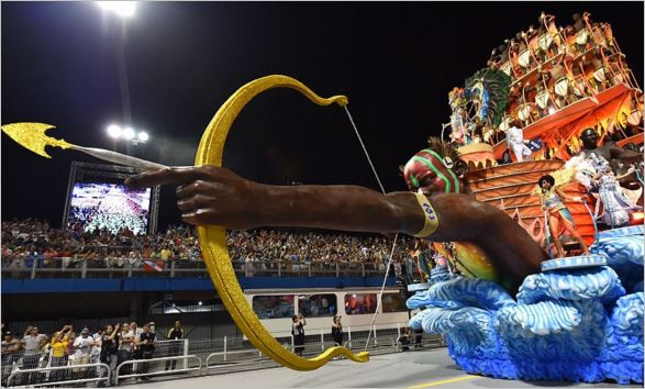 Напук на „Зика“: Карнавала в Бразилия по-пищен от всякога