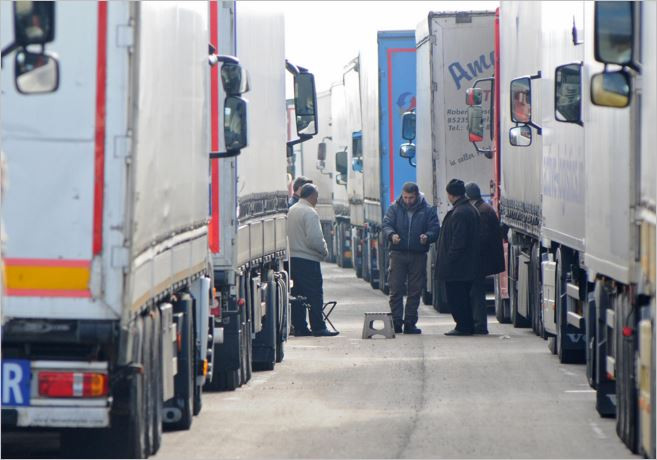 Жива верига на границата с Гърция (Български шофьори блокират пътя)