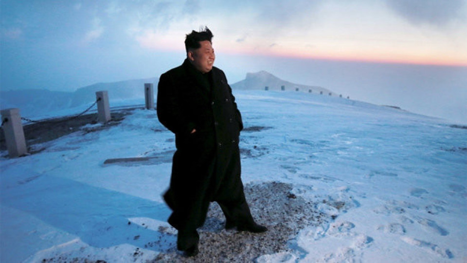 Ким Чен Ун в опасна игра с огъня: Буди най-големия вулкан в света