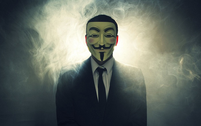 Зад маската на Анонимните (Кой стои зад тях?)