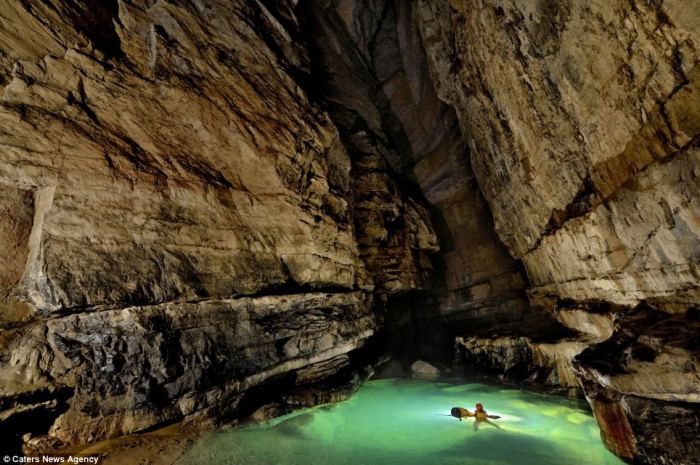 Чудо на природата: Пещера в Китай крие невероятни тайни