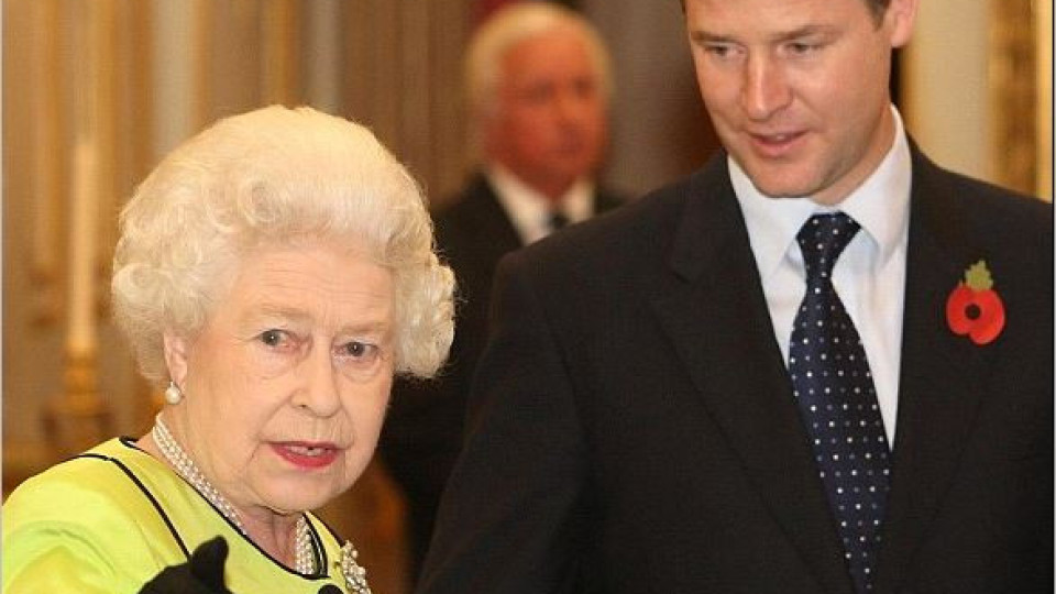 Кралица Елизабет бясна заради скандала с Brexit